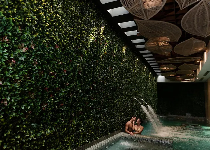 The Reef 28 Hotel & Spa (Adults Only)